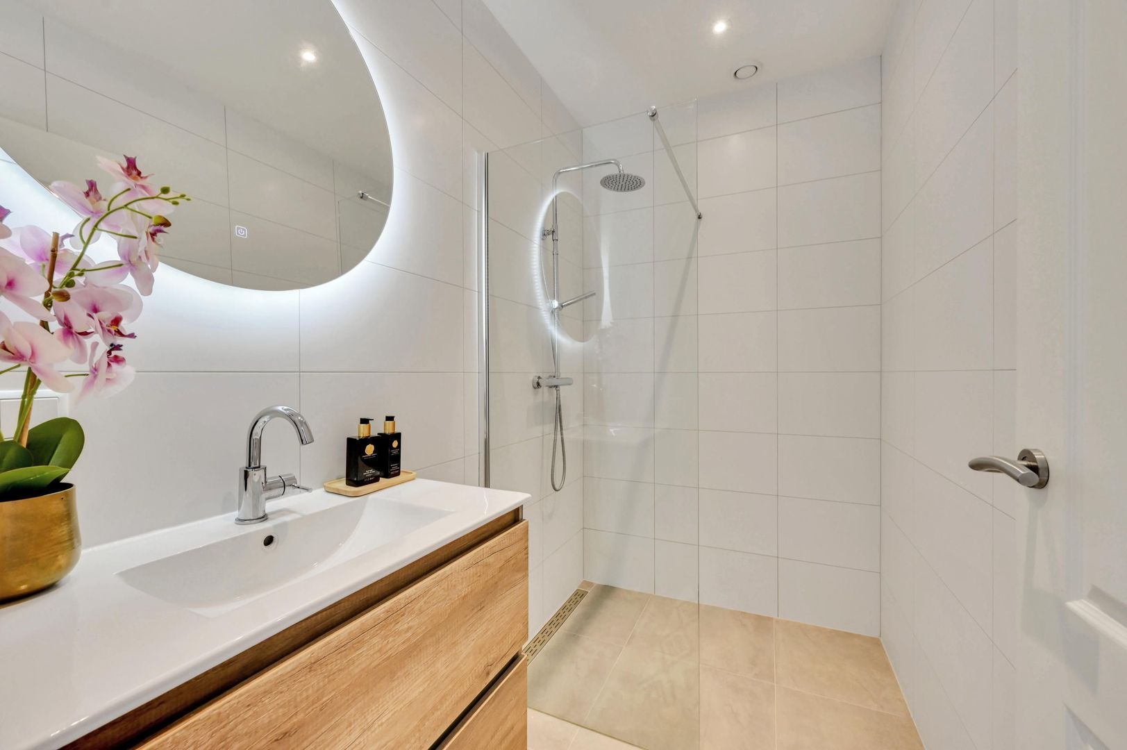 Appartement te koop: Rijswijkseweg 211A, 'S-Gravenhage
