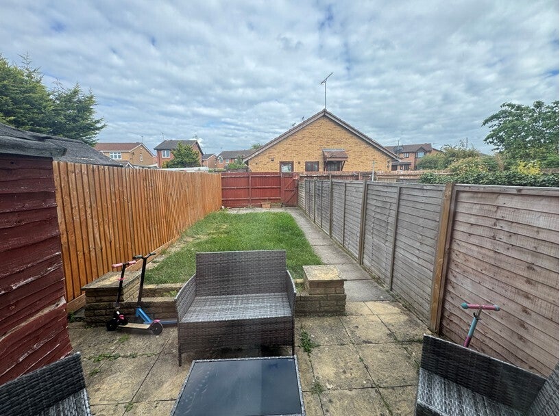House Bushnell Close in Harborough