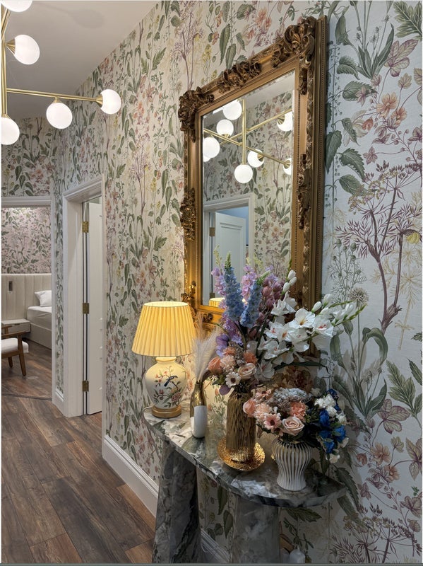 Room Beaumont Crescent in Greater London