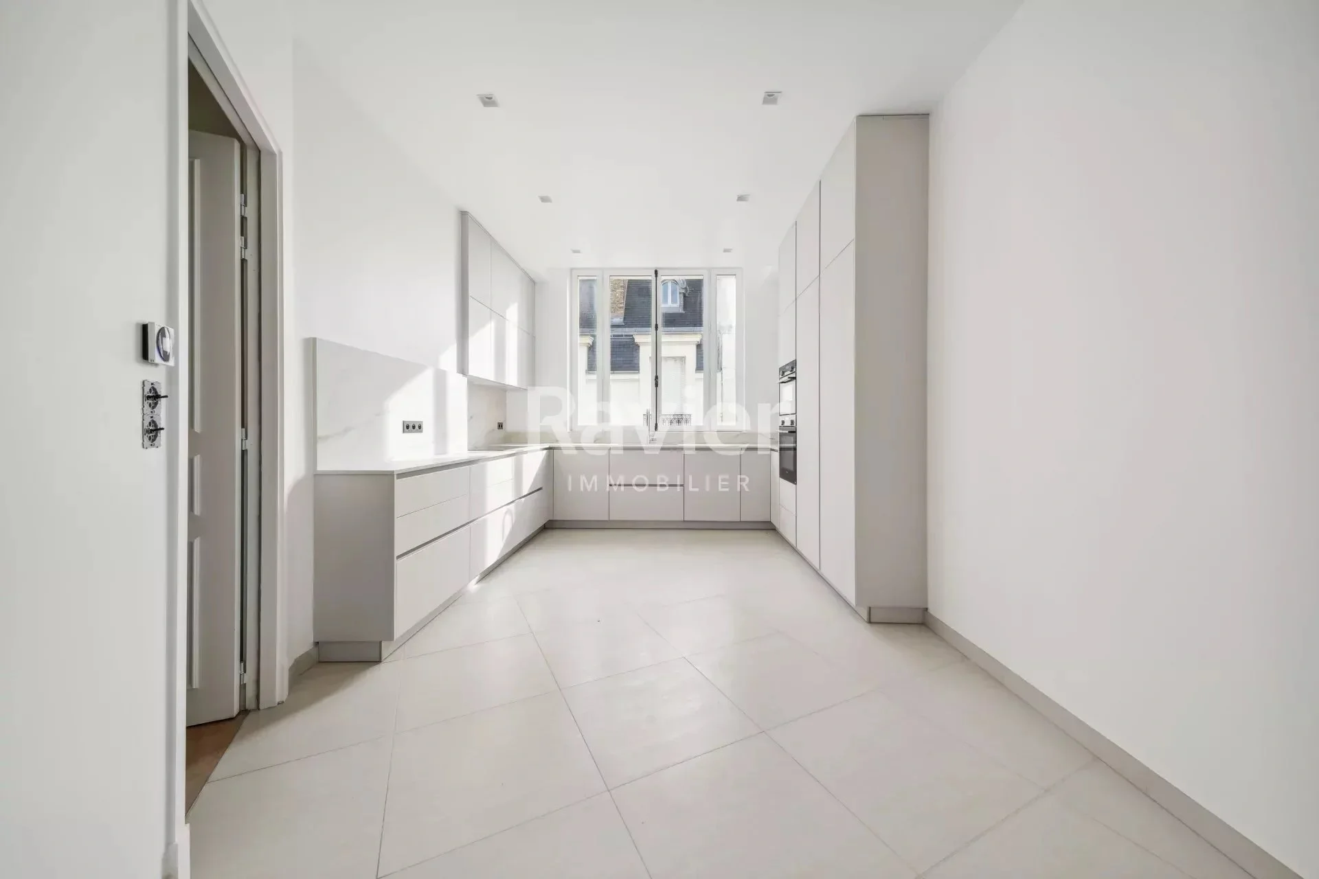 Appartement Avenue Marceau à Paris