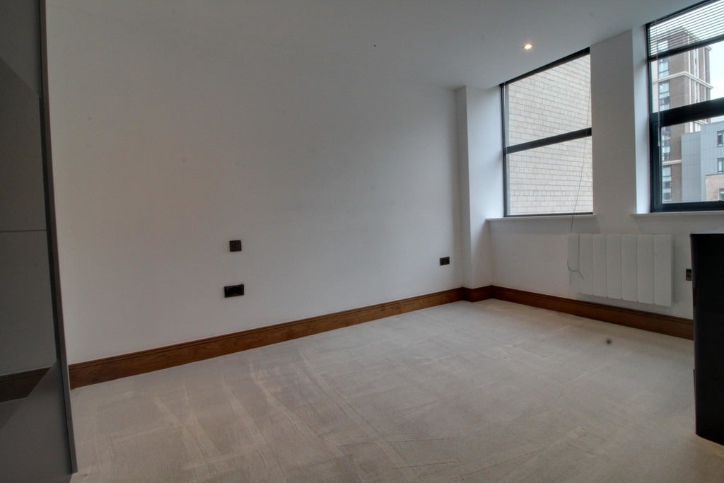 Flat Great Charles Street Queensway in Birmingham