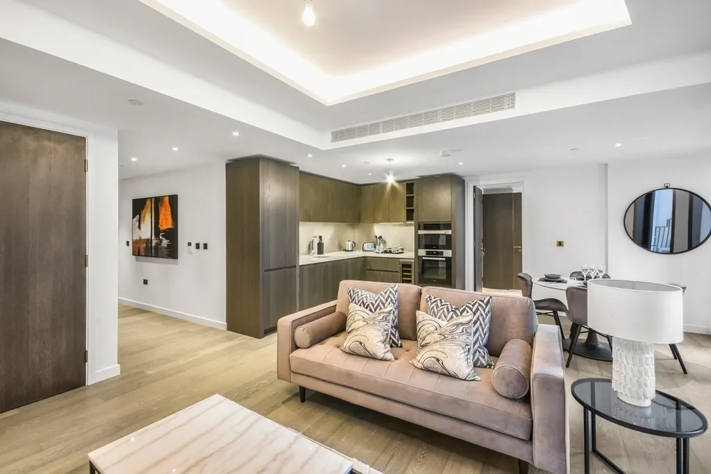 Flat Carnation Way in Greater London