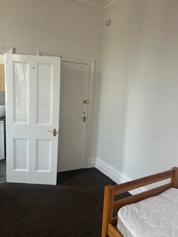 Room Liverpool Road in Southport