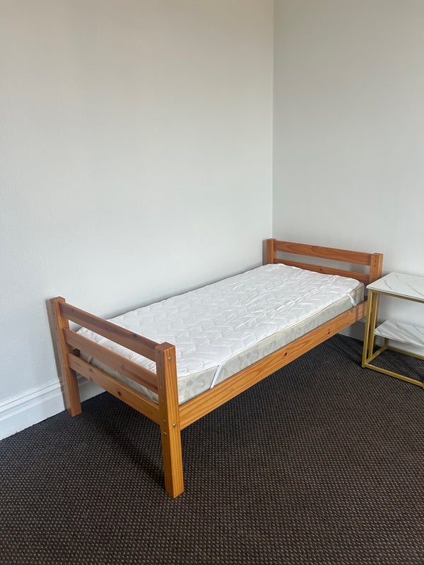 Room Liverpool Road in Southport