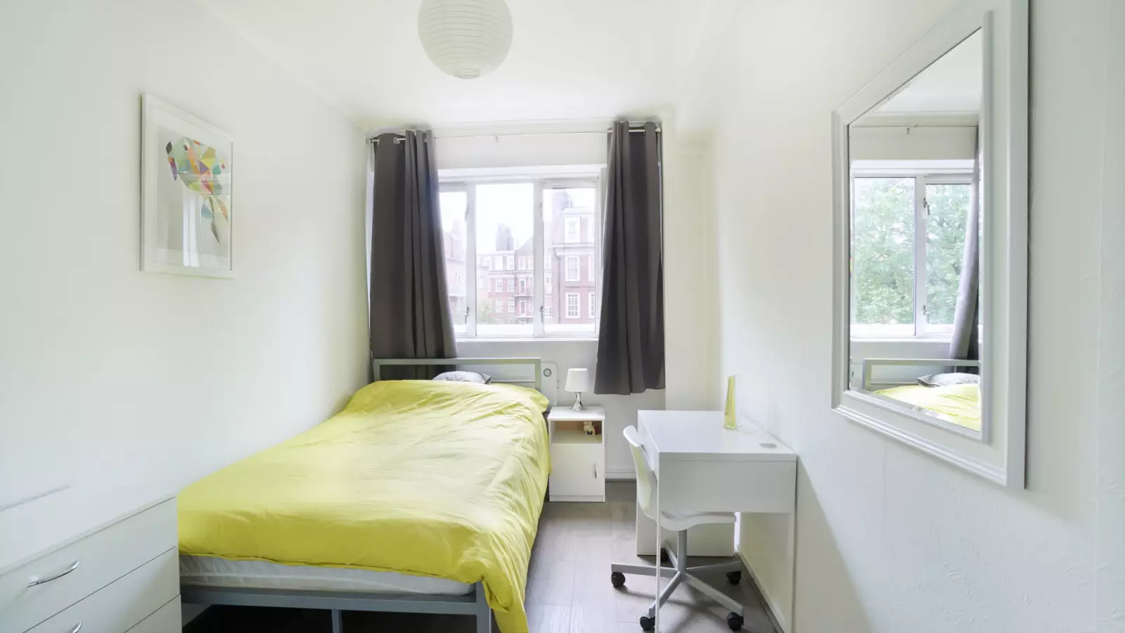 Flat Adelina Grove in Greater London