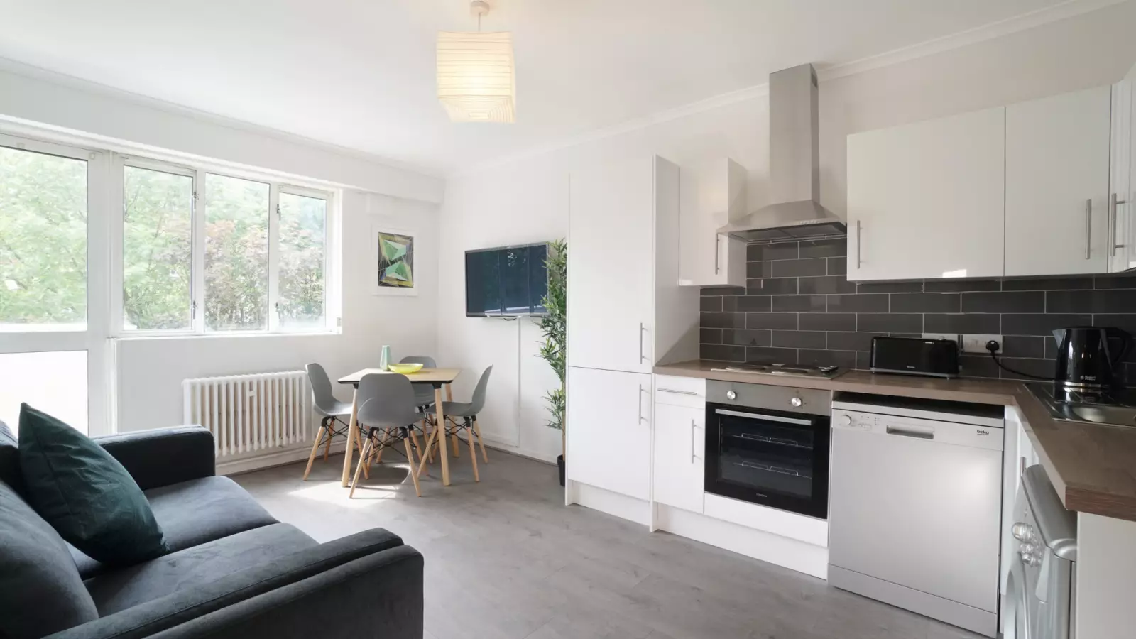 Room Adelina Grove in Greater London