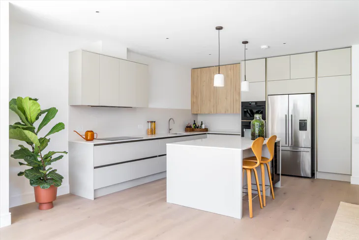 House Coombe Lane West in Greater London