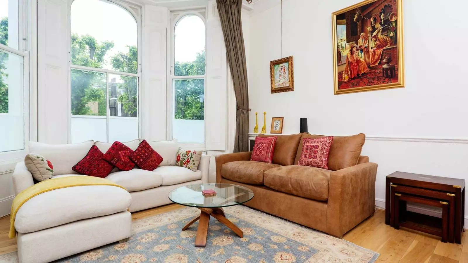 Flat Campden Hill Gardens in Greater London