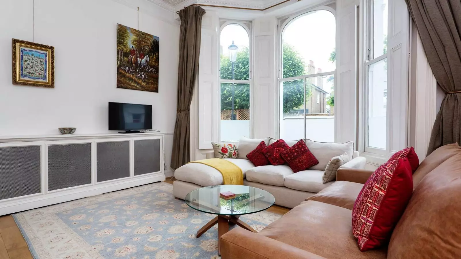 Flat Campden Hill Gardens in Greater London
