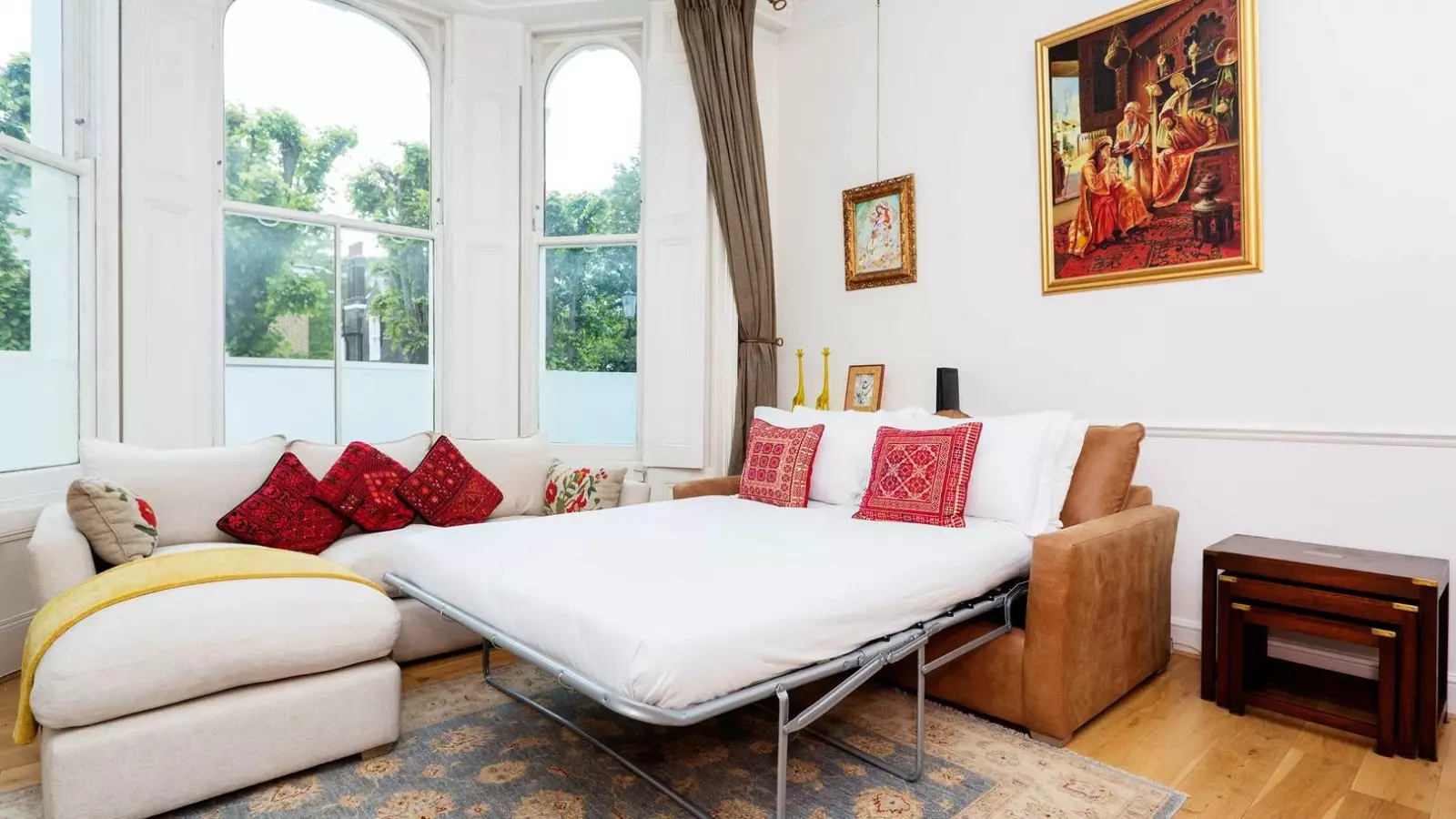 Flat Campden Hill Gardens in Greater London