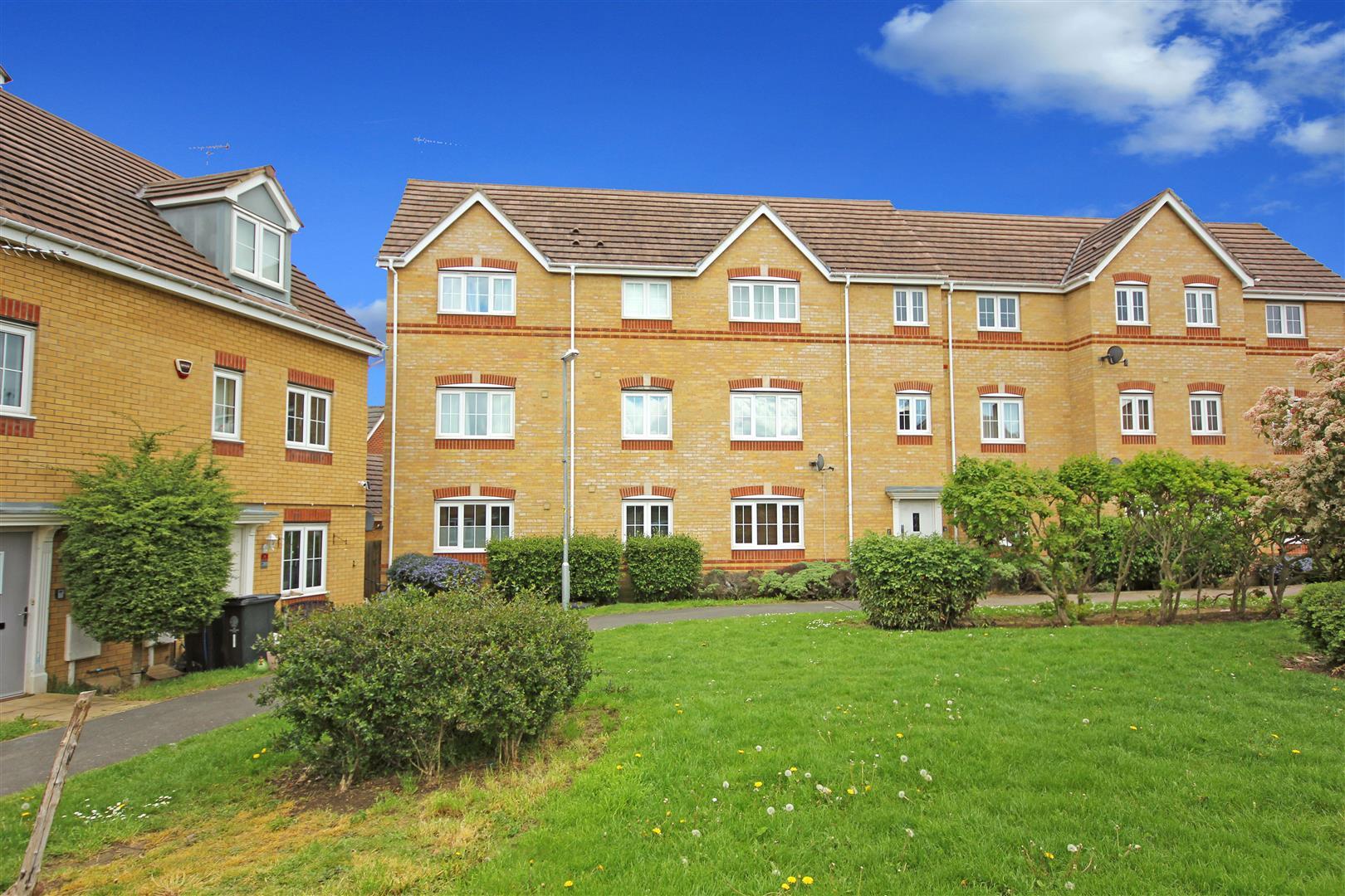Flat Regency Court in Rushden
