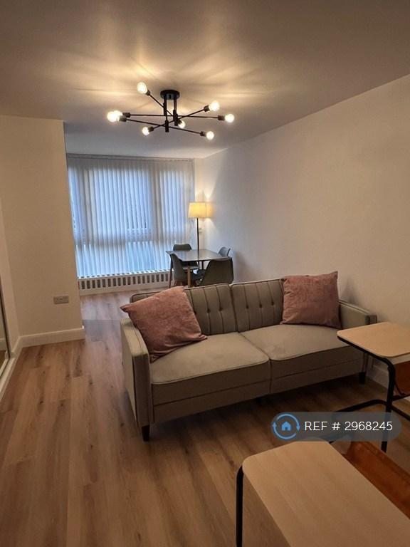 Flat Hornsey Lane in Greater London