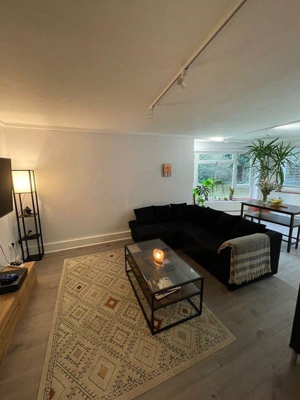 Flat Pampisford Road in Greater London