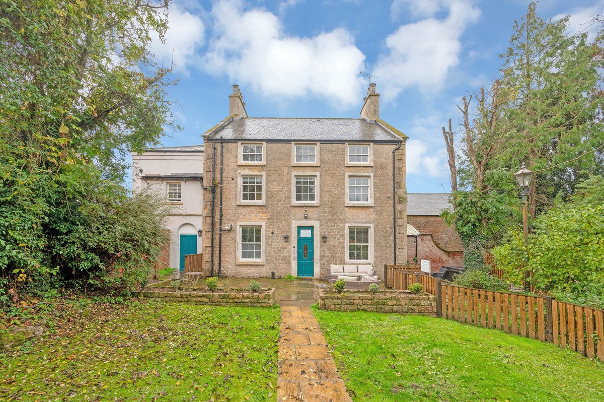 House Creswell Road in Mansfield