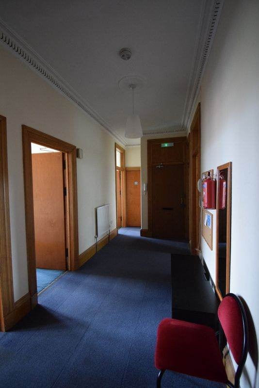Flat Thornwood Drive in Glasgow