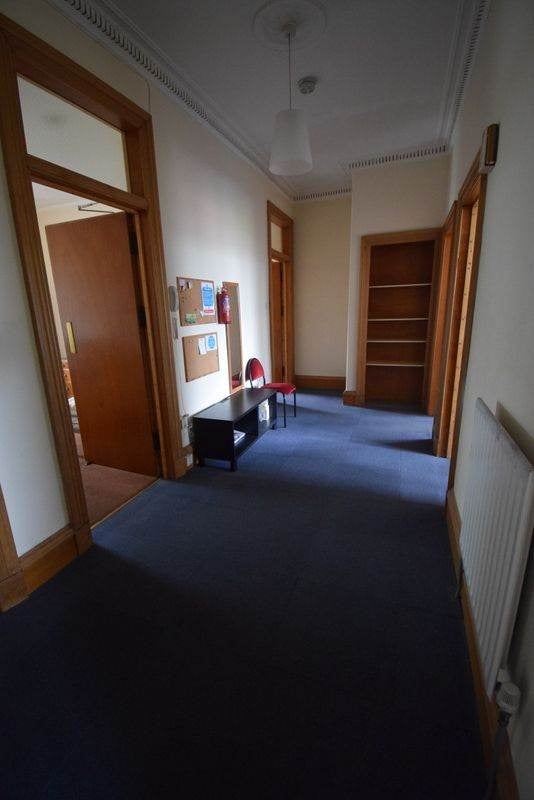 Flat Thornwood Drive in Glasgow
