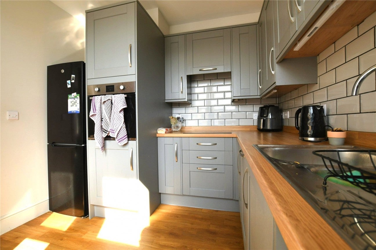 Flat Walliscote Road in Weston-super-Mare