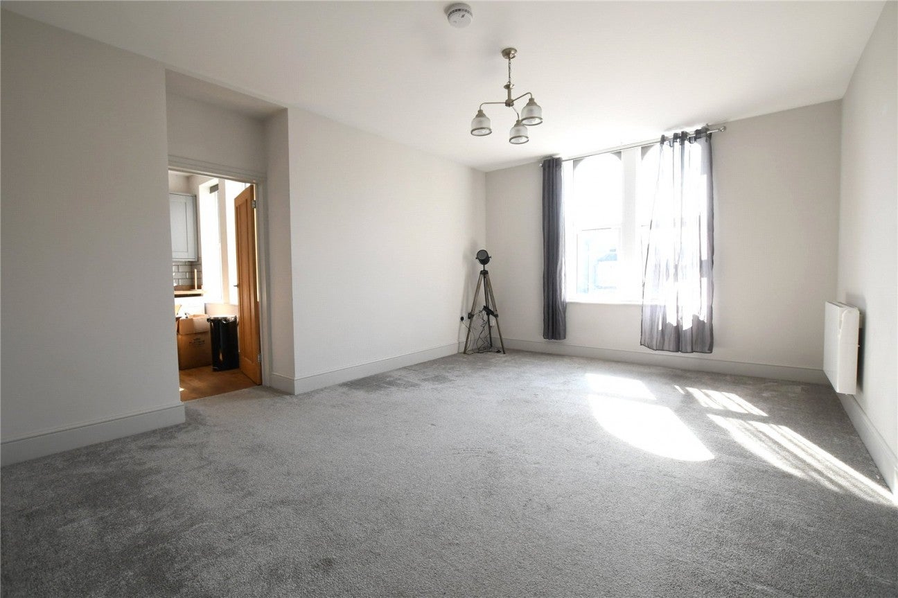 Flat Walliscote Road in Weston-super-Mare