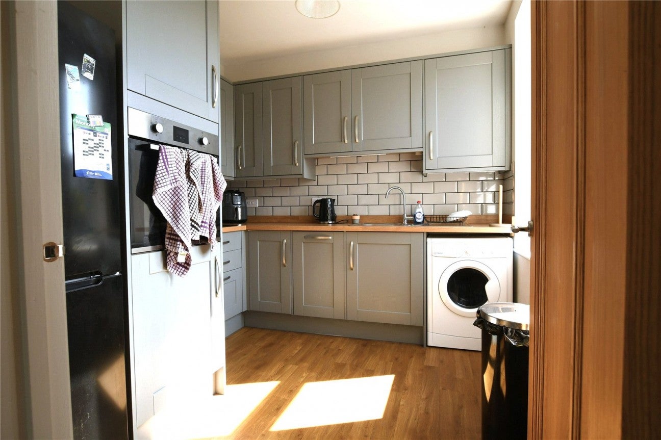 Flat Walliscote Road in Weston-super-Mare