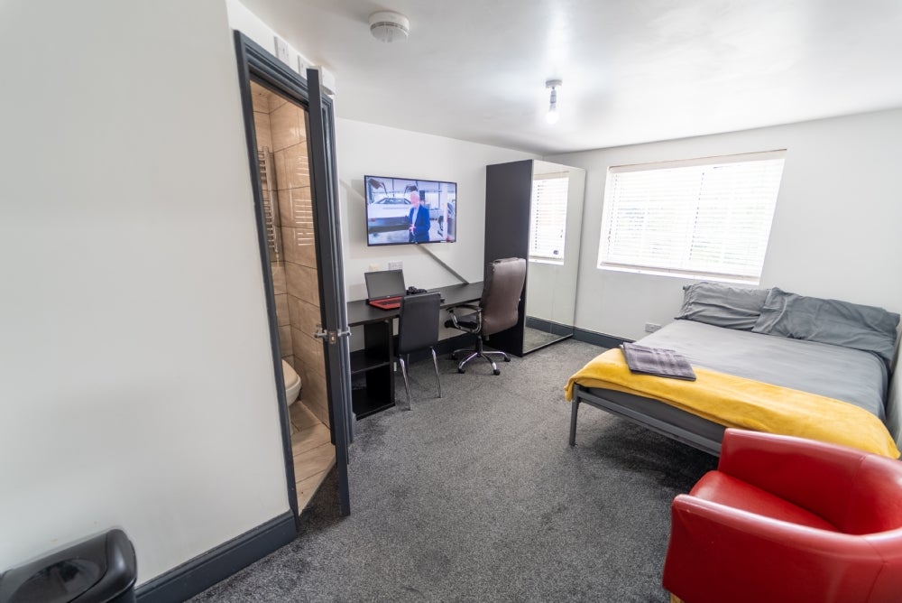 Flat Hallewell Road in Birmingham