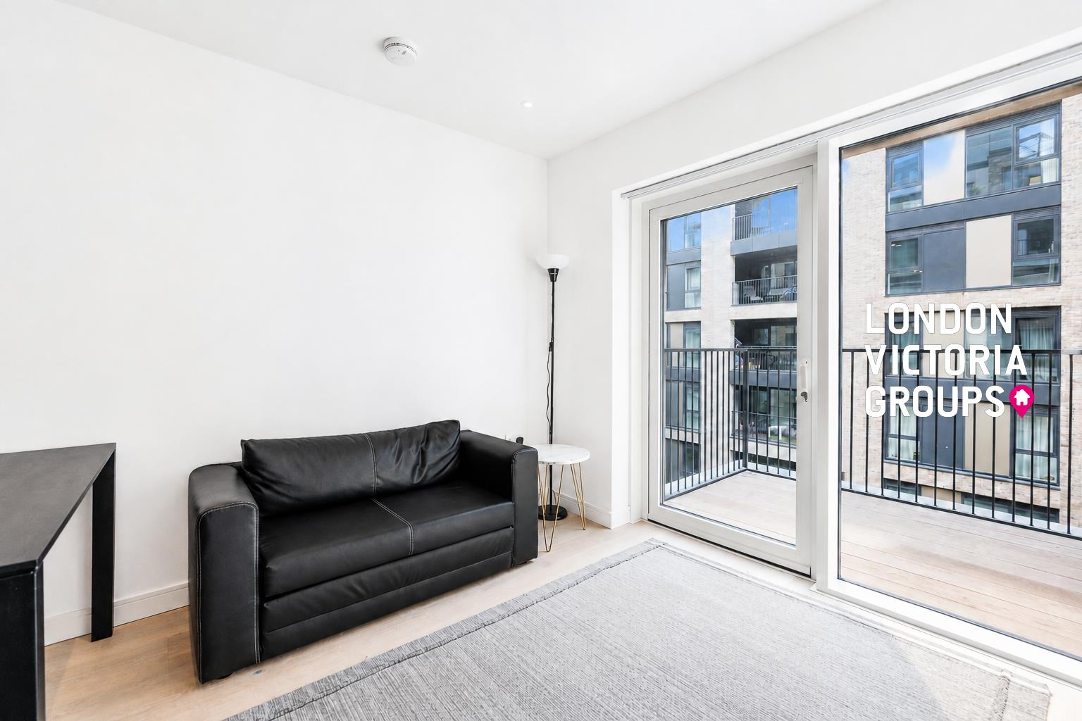 Flat Thurstan Street in Greater London