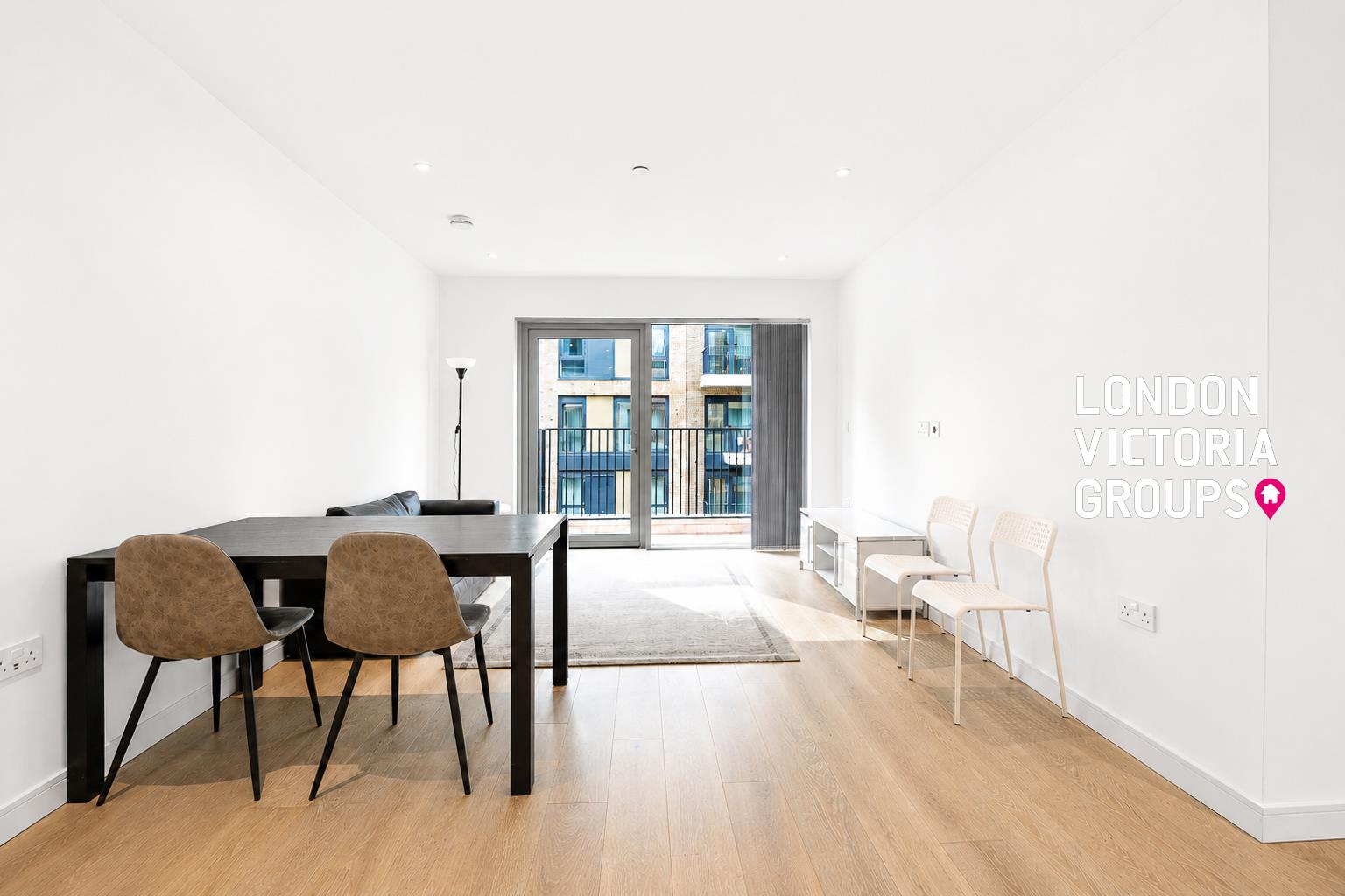 Flat Thurstan Street in Greater London