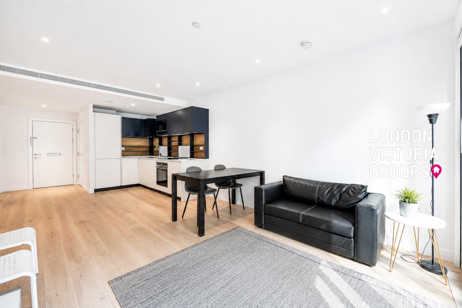 Flat Thurstan Street in Greater London