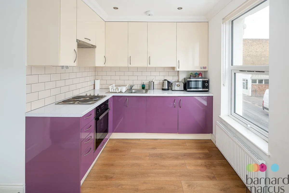 Flat Seagrave Road in Greater London