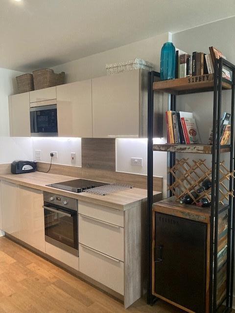 Flat Yeoman Street in Greater London