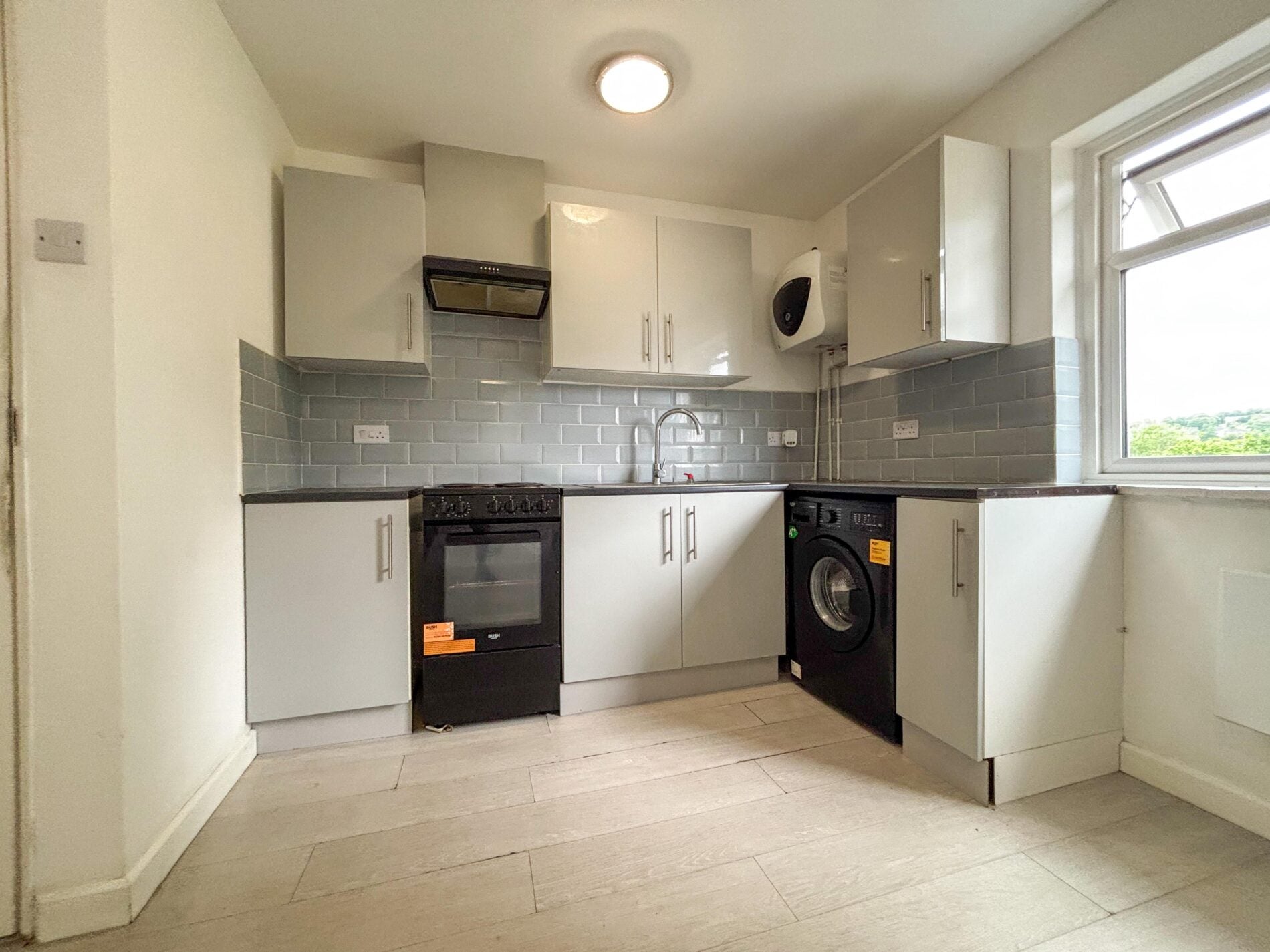 Flat Plumer Road in High Wycombe