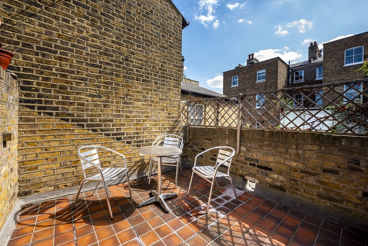 Flat Prairie Street in Greater London