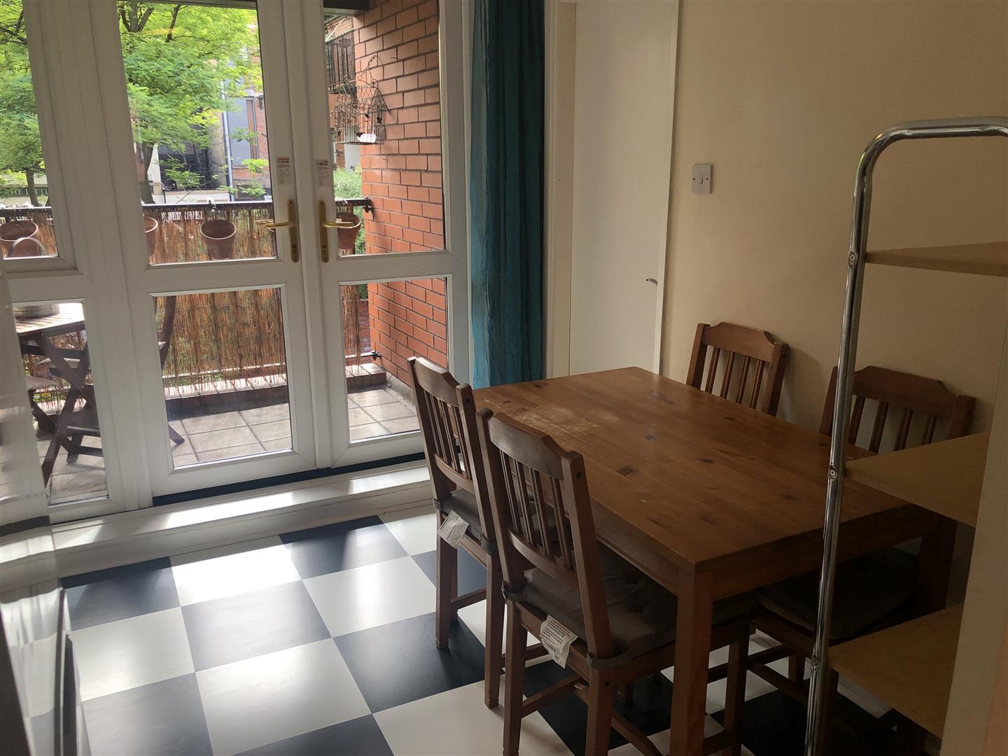 Flat Brightwell Walk in Manchester