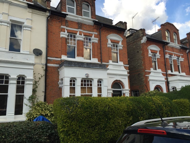 Flat Cecile Park in Greater London