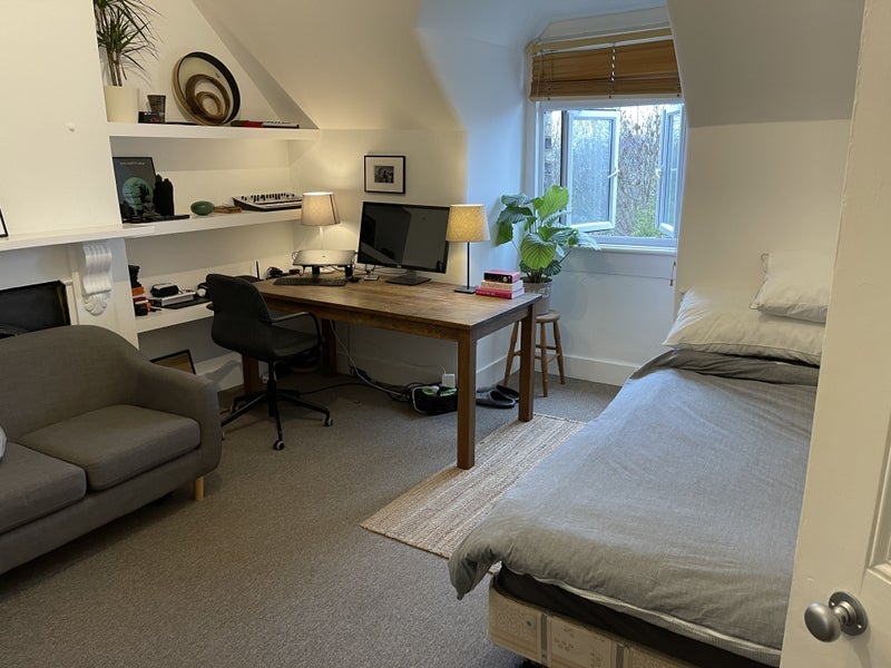 Flat Cecile Park in Greater London