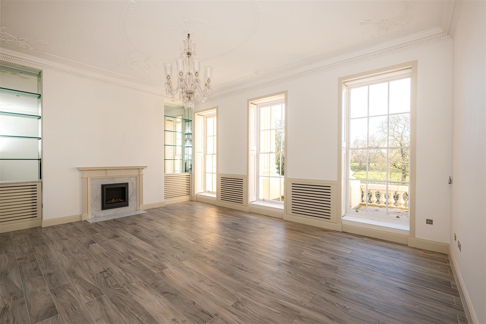 Flat Gloucester Gate in Greater London
