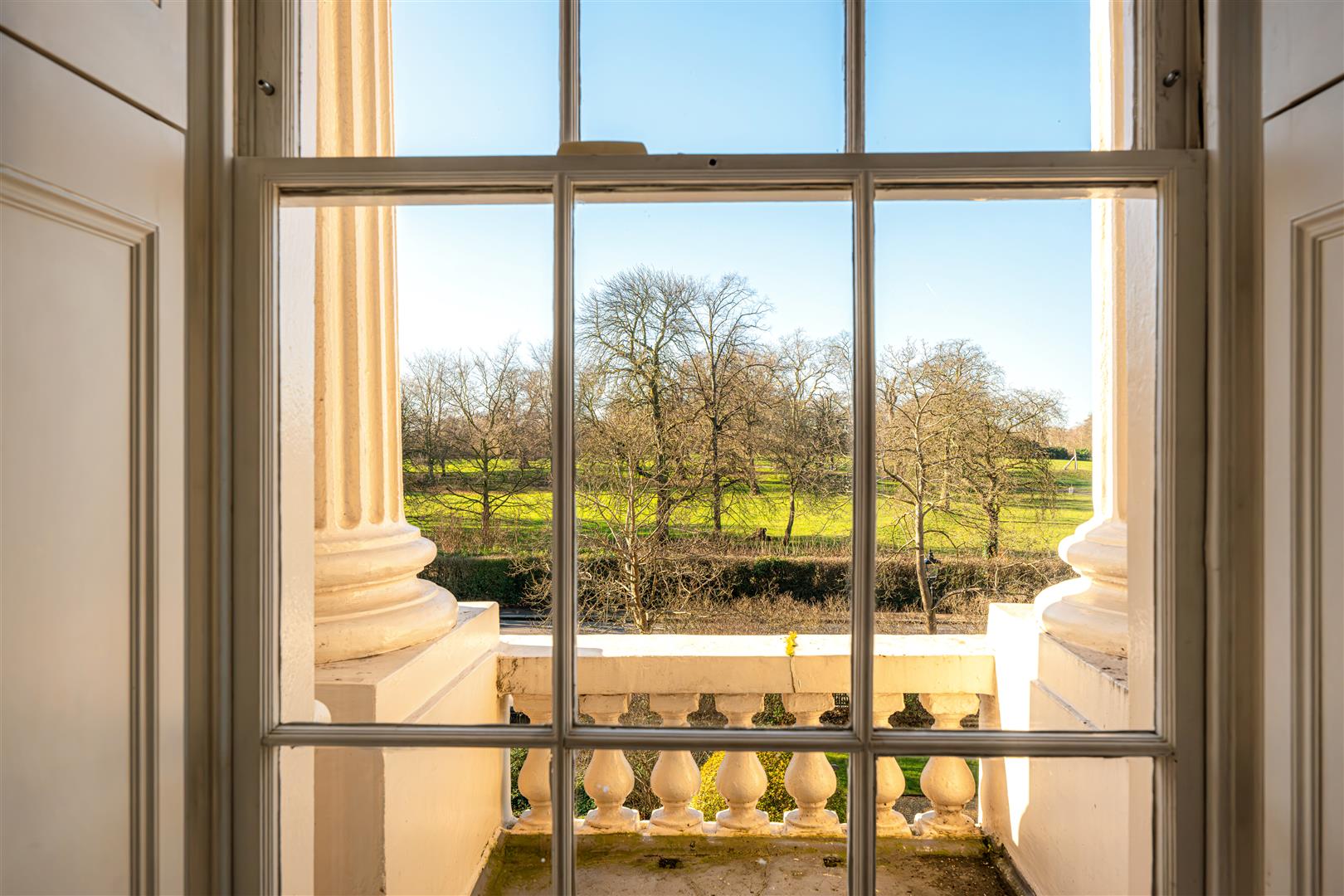 Flat Gloucester Gate in Greater London