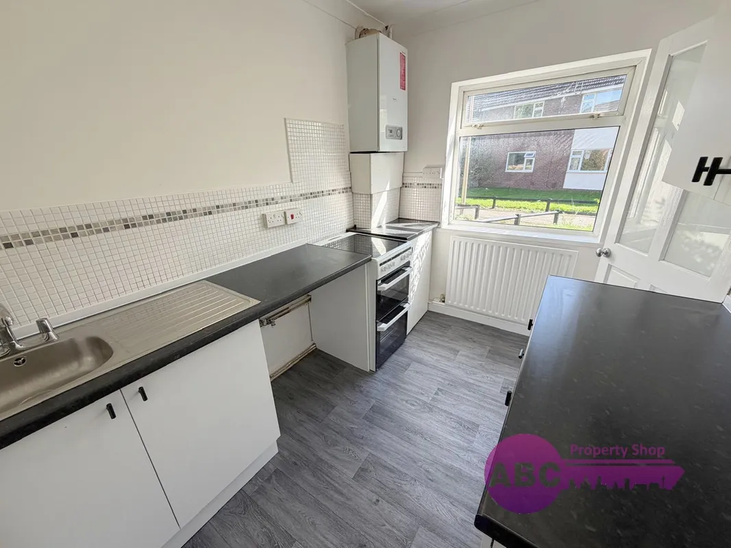 Flat Edinburgh Court in Ellesmere Port