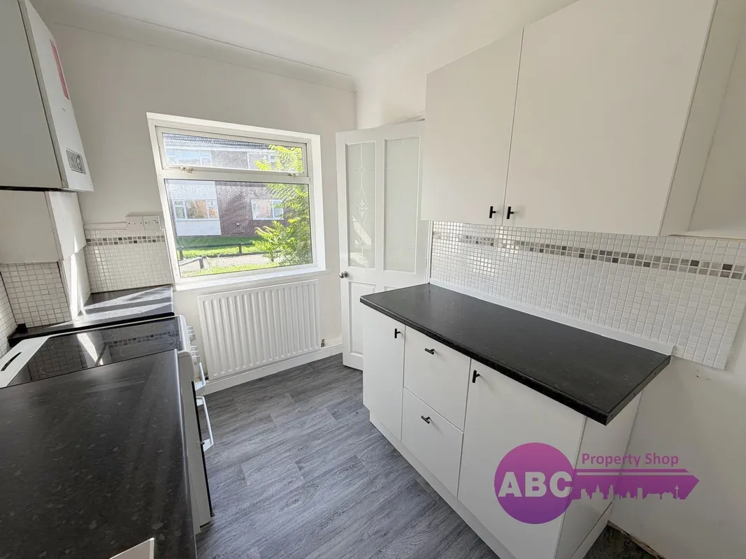 Flat Edinburgh Court in Ellesmere Port