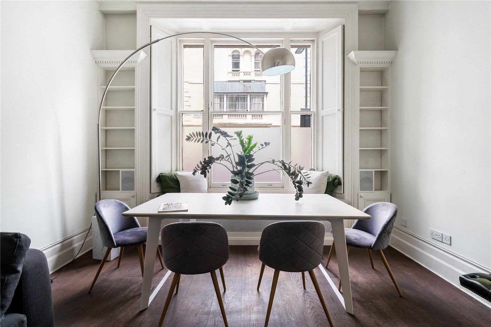 Flat Kensington Gardens Square in City of Westminster