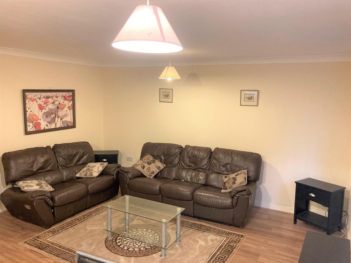 Flat Millhalf Close in Manchester