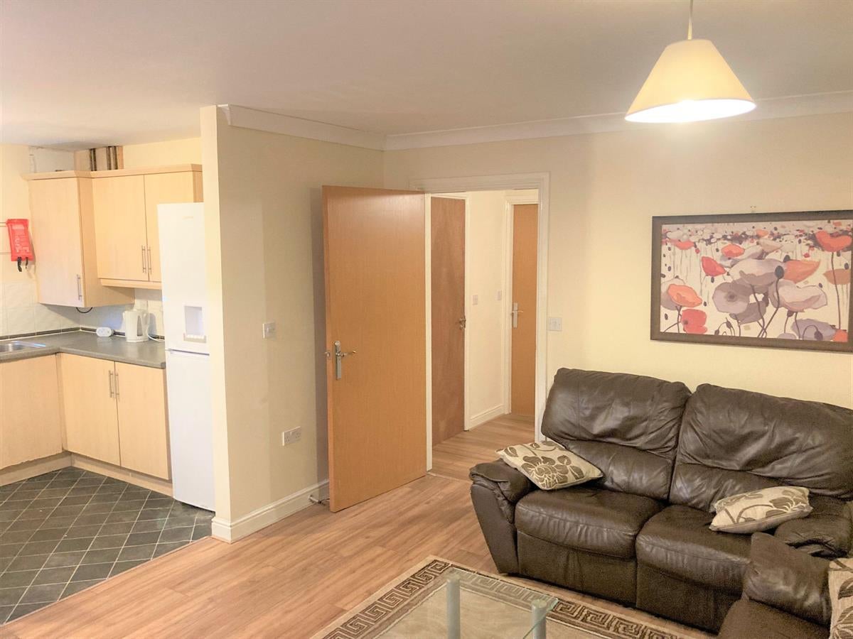 Flat Millhalf Close in Manchester