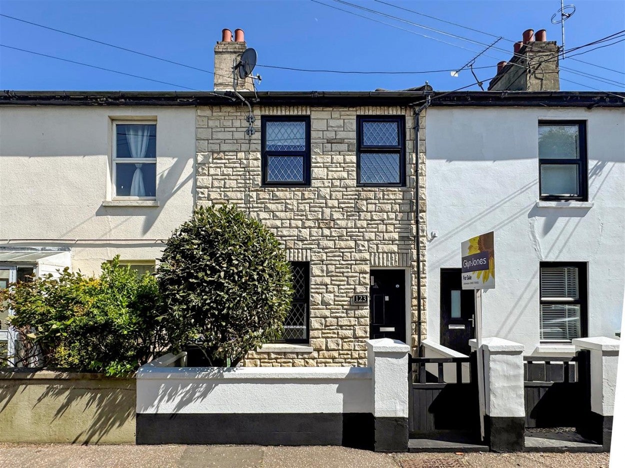 House Beaconsfield Road in Arun