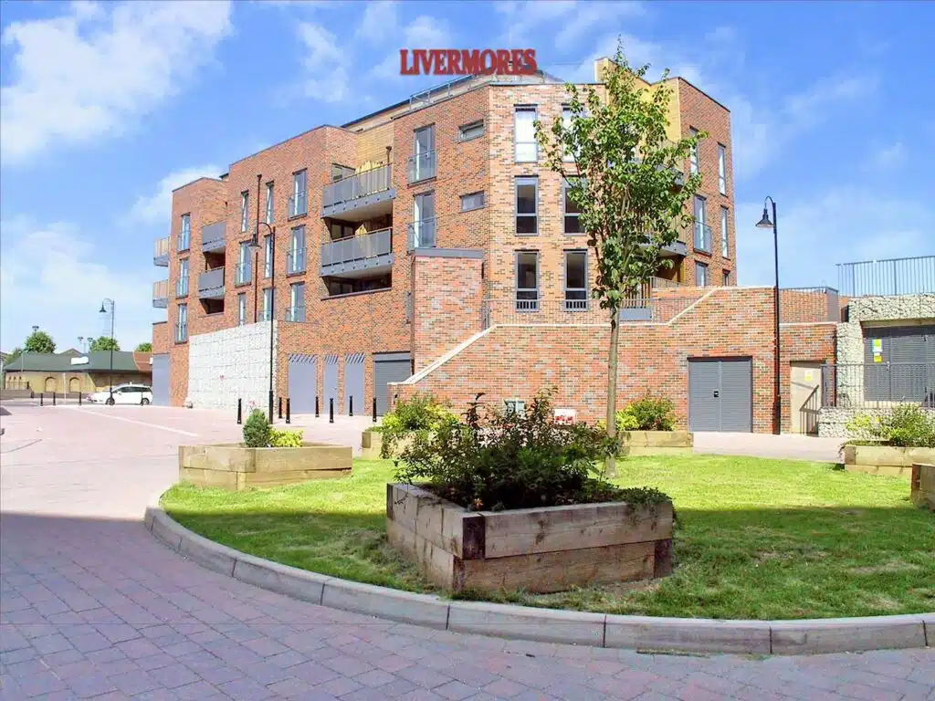 Flat Crayford Road in Greater London
