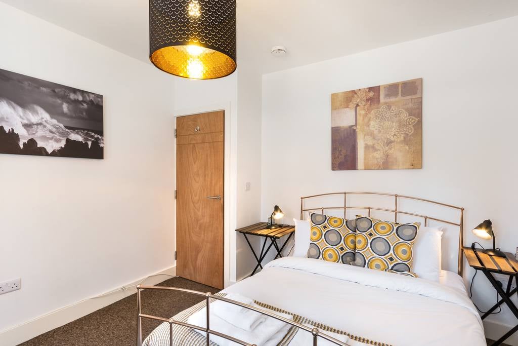 Flat Narford Road in Greater London