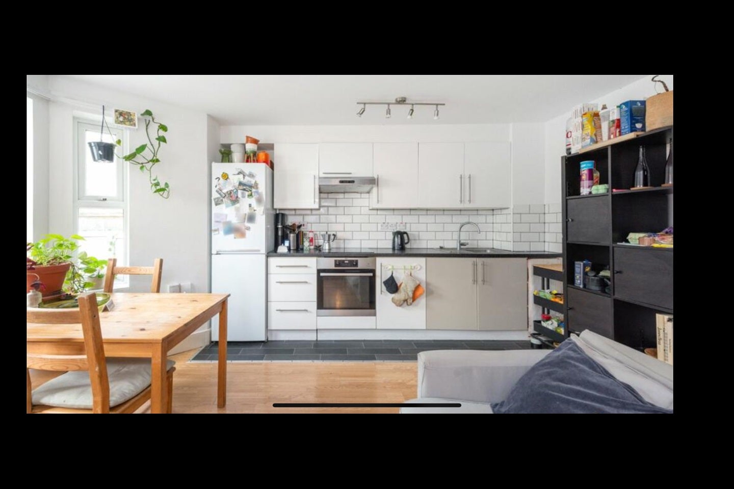 Flat Narford Road in Greater London