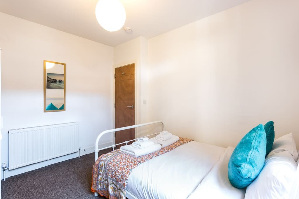 Flat Narford Road in Greater London