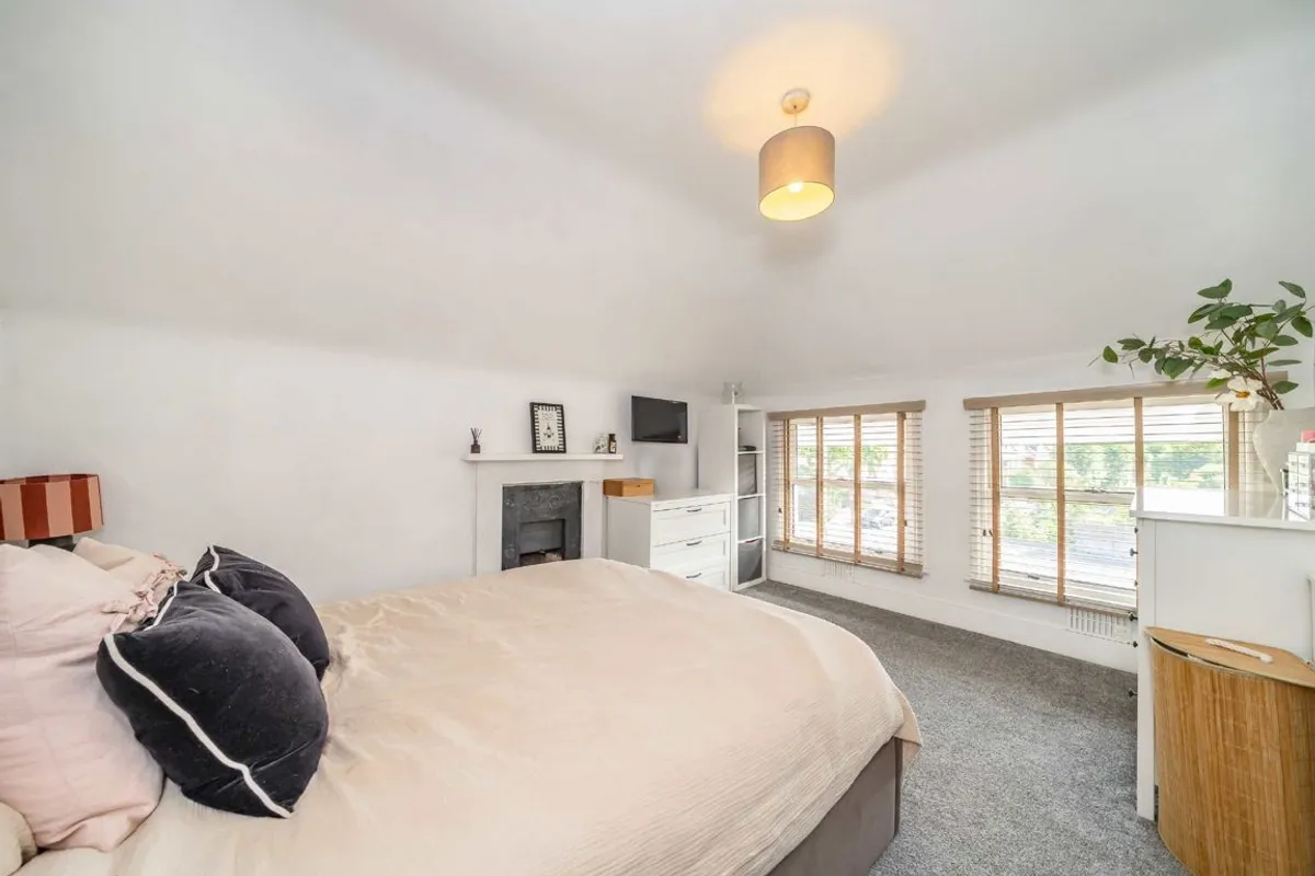 Flat Culverden Road in Greater London