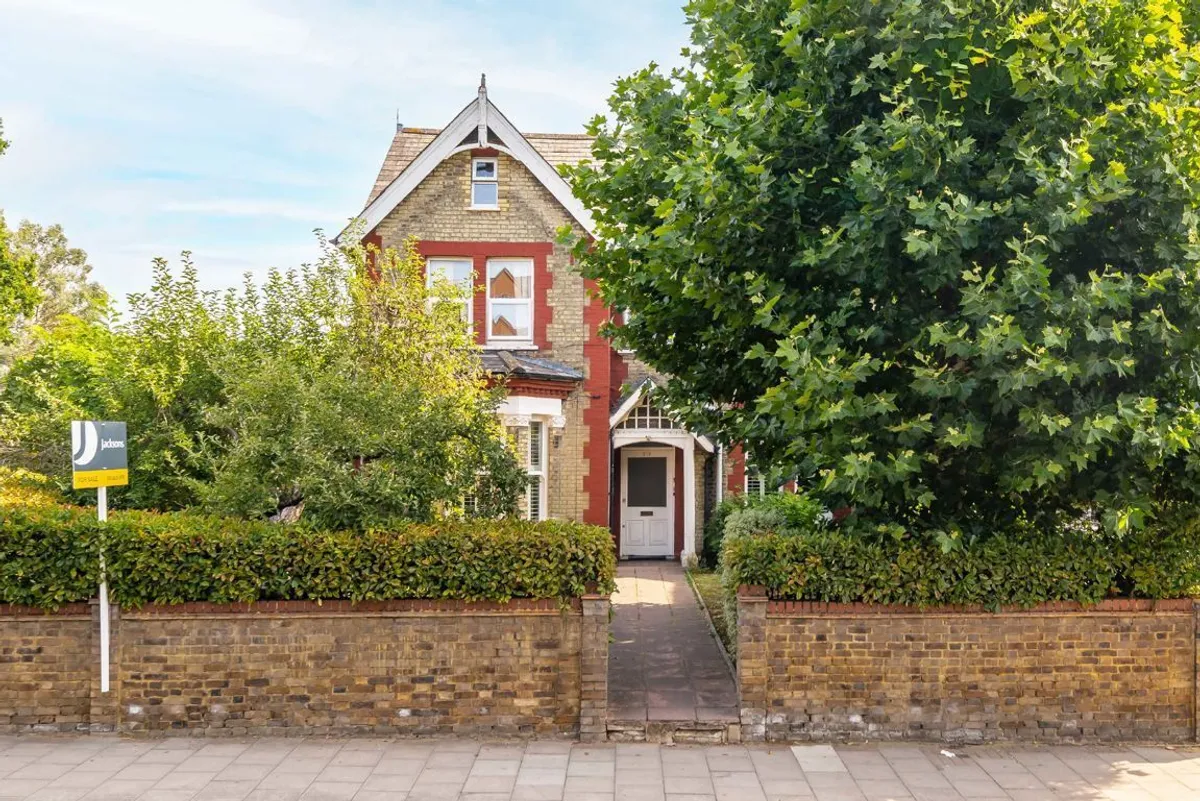 Flat Culverden Road in Greater London