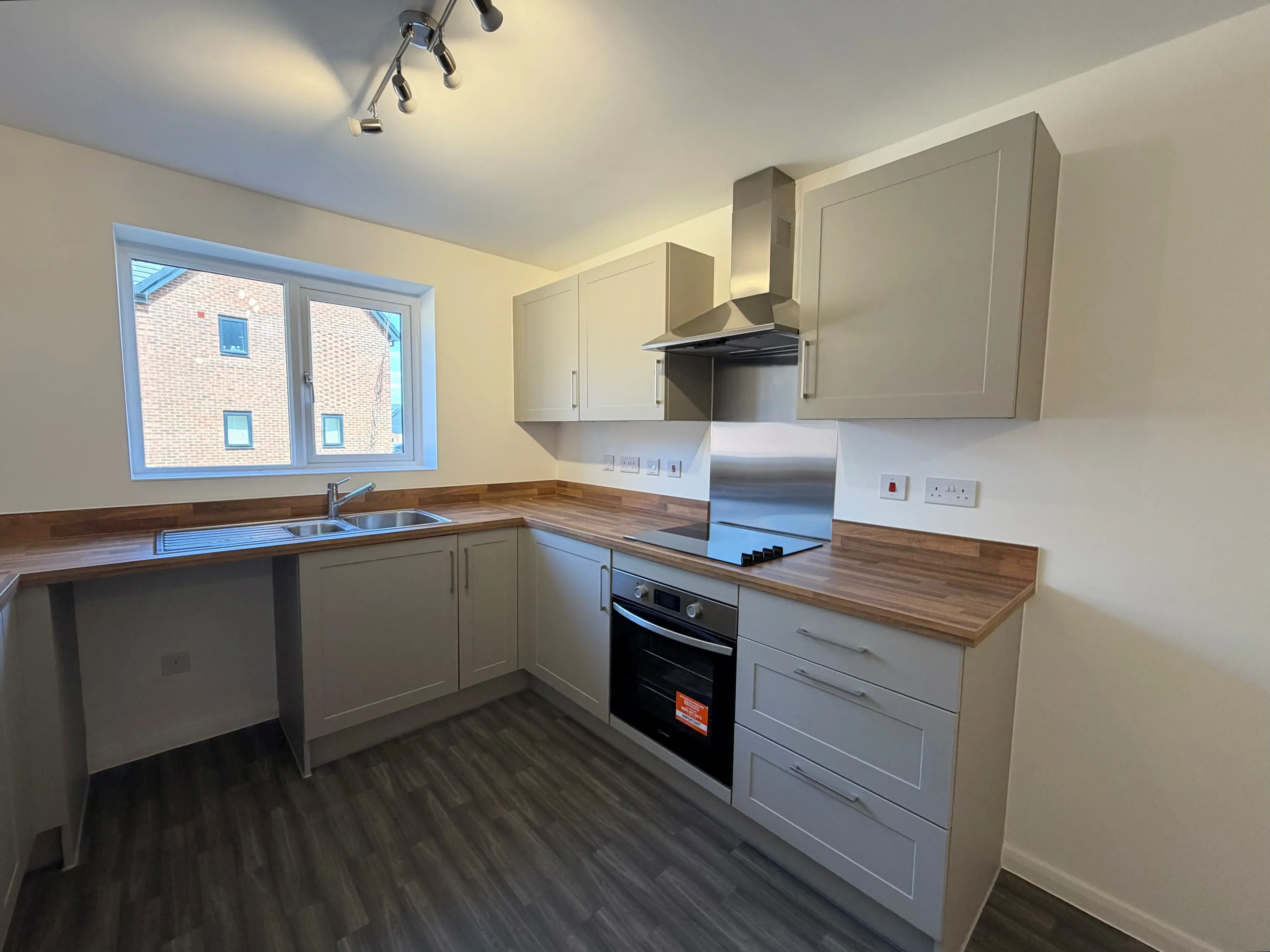 House Roundhouse Way in Wellingborough