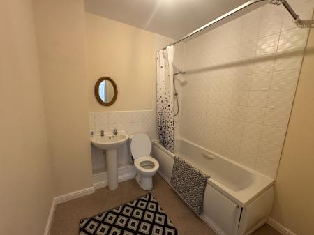 Flat Maybold Crescent in Blunsdon St Andrew